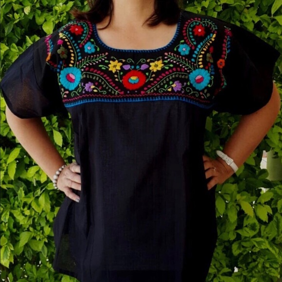 Mexican Blouse Plus Size Black Floral Embroidered - Picture 2 of 2